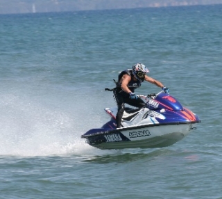  Goditi il piacere di guidare una moto d'acqua con Audemar Jets Quad 